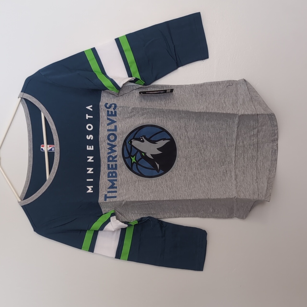 NBA UNK Minnesota Timberwolfs Women's sz M T-Shirt Raglan Baseball 3/4 Sleeve